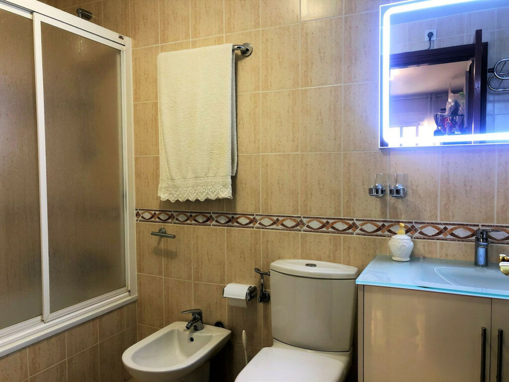 Middle Floor Apartment Fuengirola Málaga - image 12