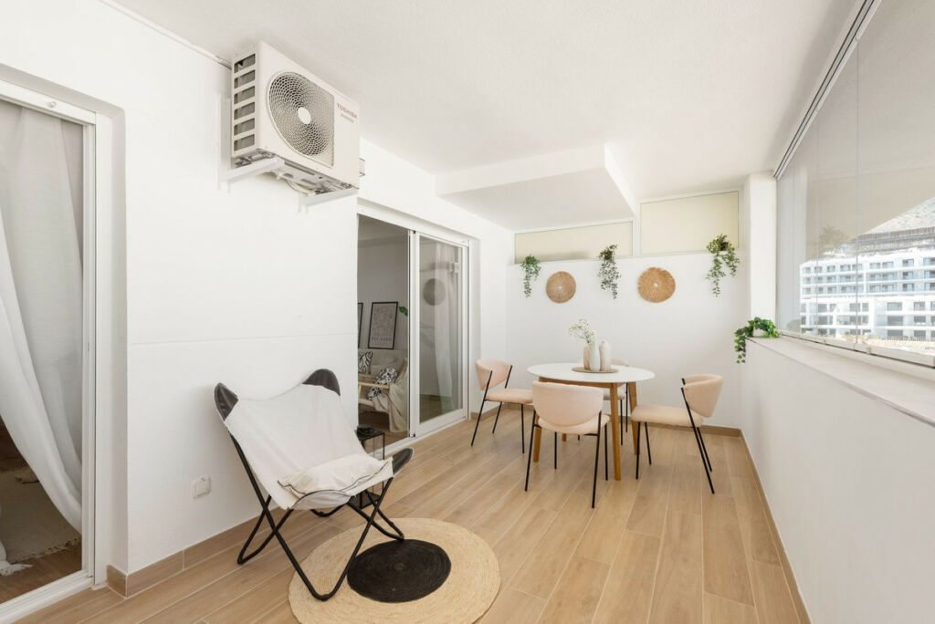 Middle Floor Apartment Carvajal Málaga - image 12