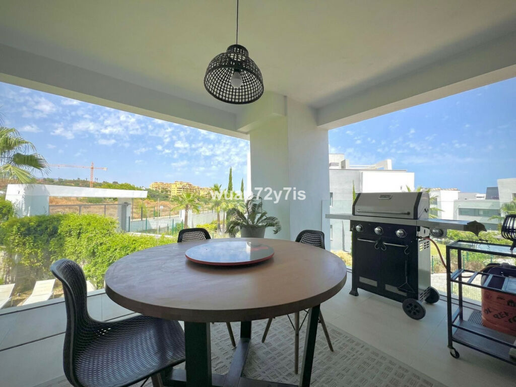 Middle Floor Apartment Estepona Málaga - image 12