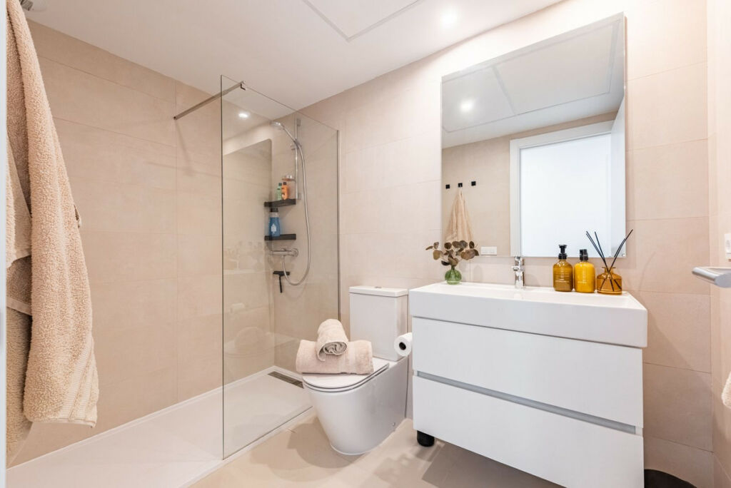 Middle Floor Apartment Estepona Málaga - image 12