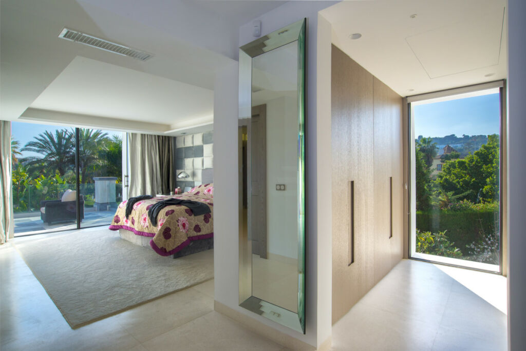 Detached Villa Nueva Andalucía Málaga - image 12