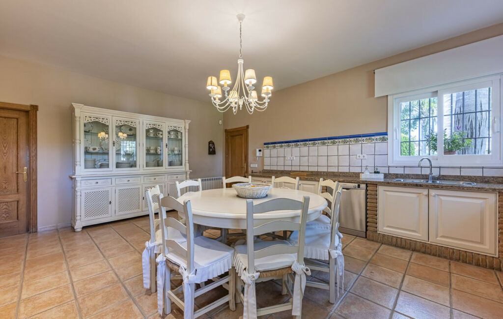 Detached Villa Guadalmina Alta Málaga - image 12