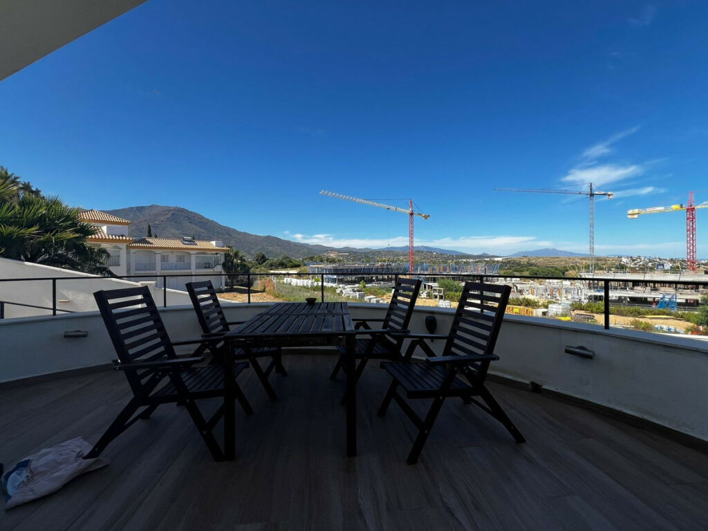 Detached Villa Estepona Málaga - image 12