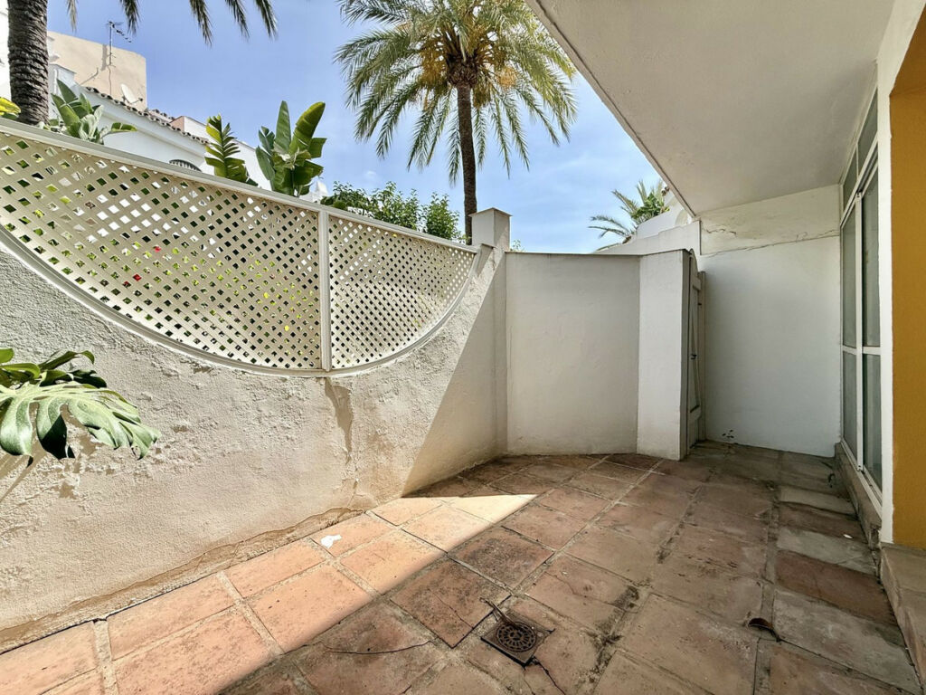 Townhouse Nueva Andalucía Málaga - image 12