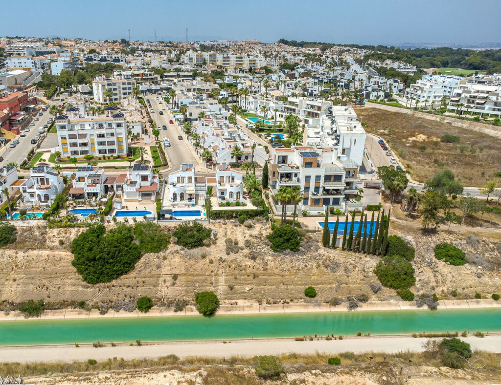 Penthouse Villamartin Alicante - image 12