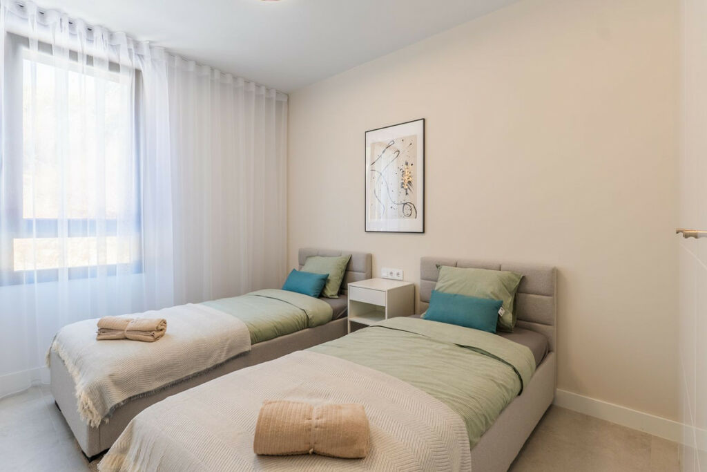 Middle Floor Apartment Estepona Málaga - image 13