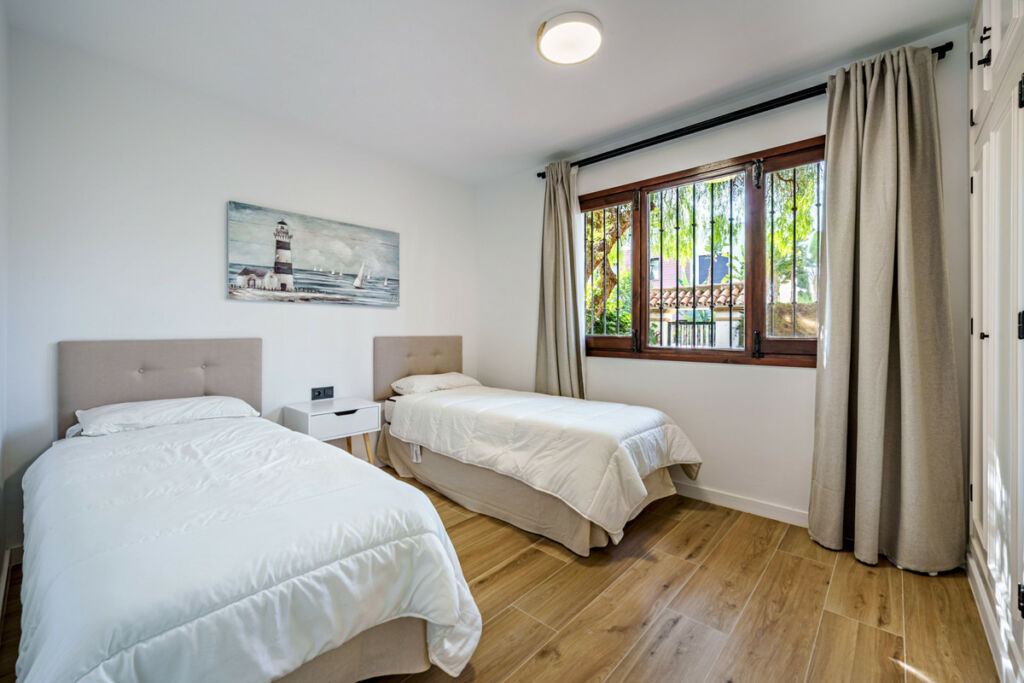 Ground Floor Apartment Sierra Blanca Málaga - image 12