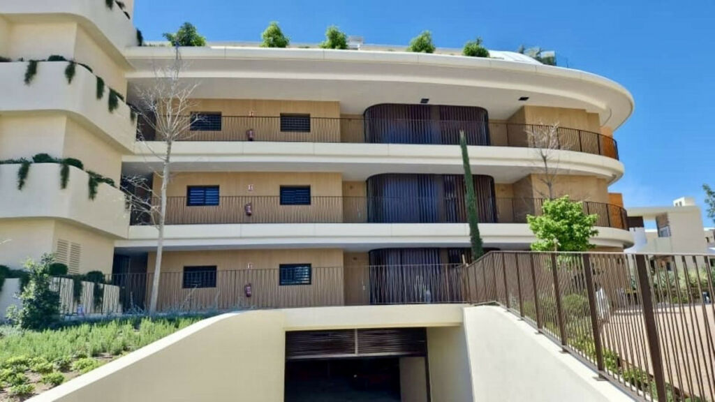 Middle Floor Apartment Fuengirola Málaga - image 12