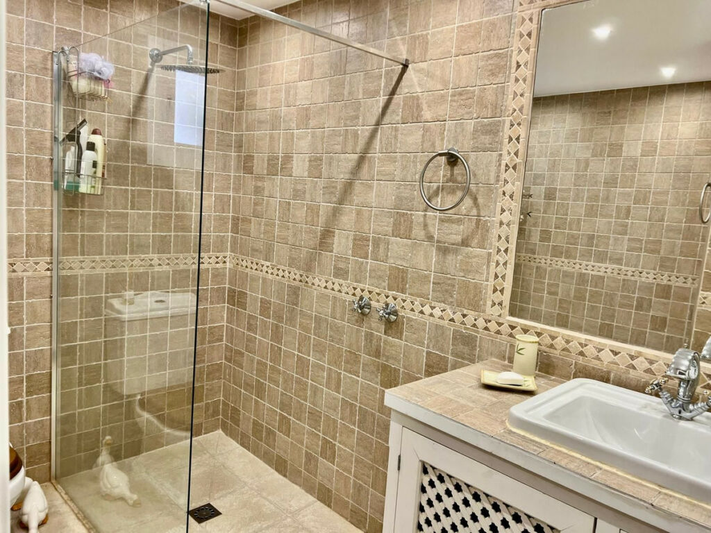 Townhouse Estepona Málaga - image 12