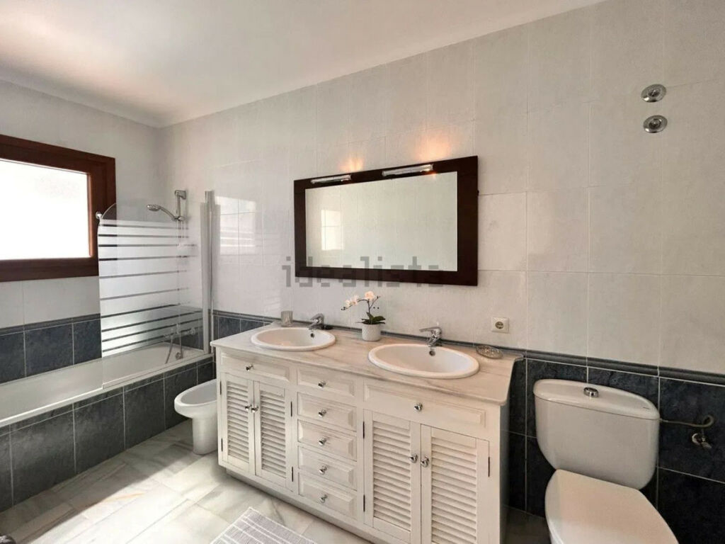 Townhouse Benahavís Málaga - image 12