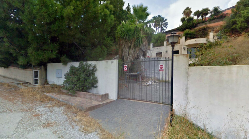 Detached Villa Estepona Málaga - image 12