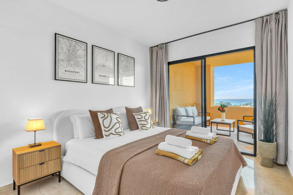 Middle Floor Apartment Estepona Málaga - image 12