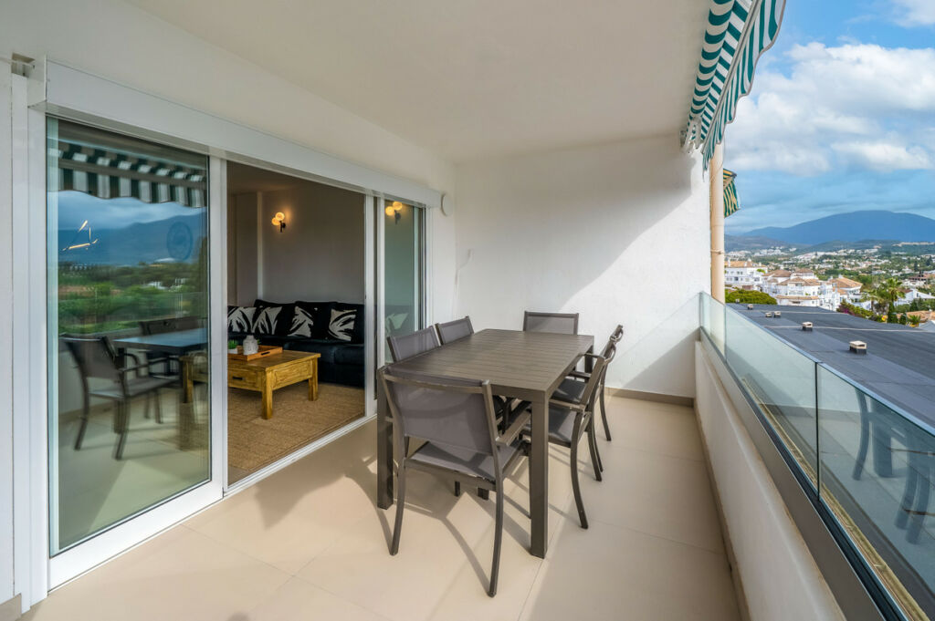 Middle Floor Apartment Nueva Andalucía Málaga - image 12