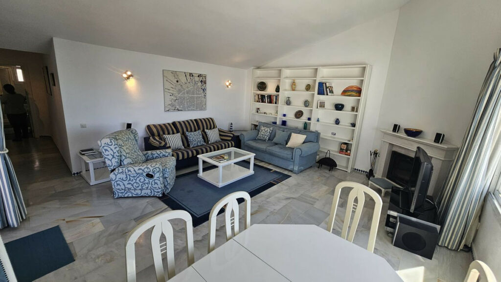 Top Floor Apartment Estepona Málaga - image 12