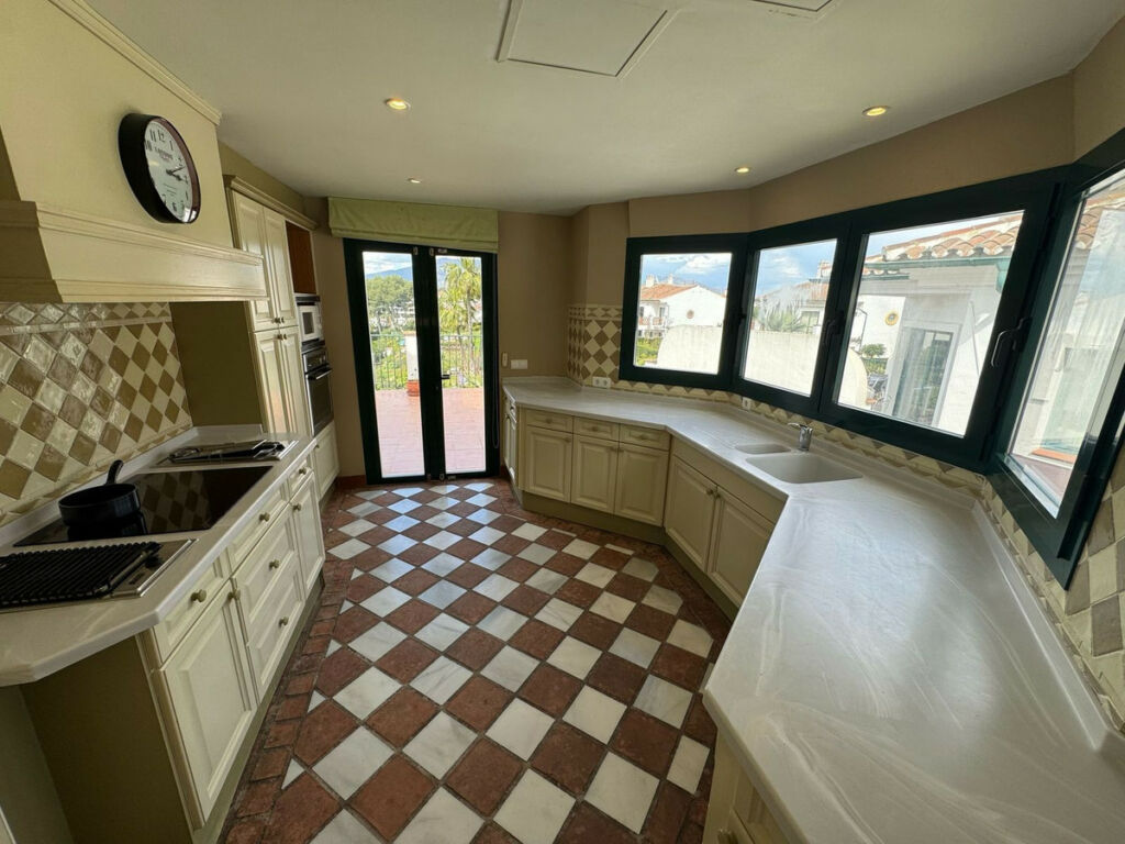 Townhouse Riviera del Sol Málaga - image 12