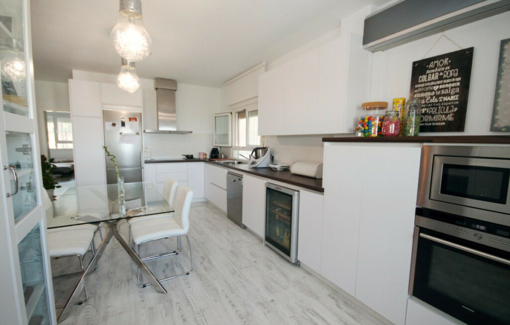 Ground Floor Apartment La Mairena Málaga - image 12
