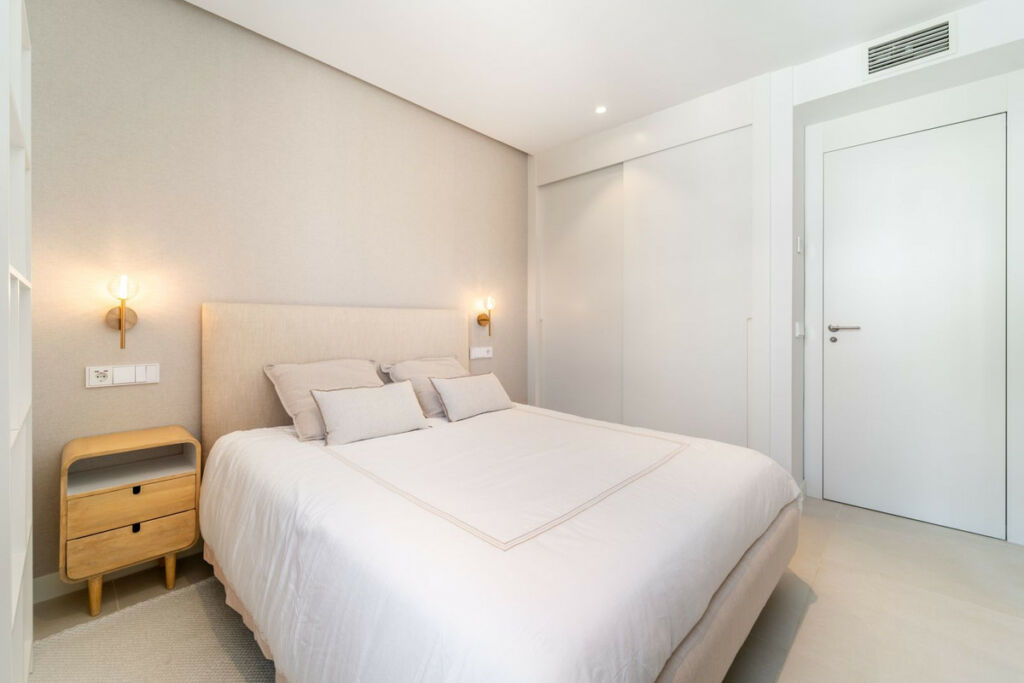Middle Floor Apartment Fuengirola Málaga - image 13