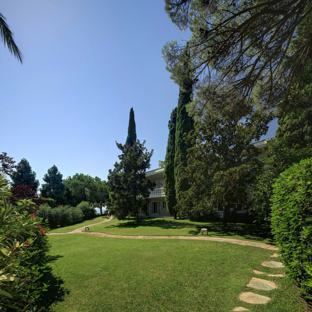 Detached Villa Río Real Málaga - image 11