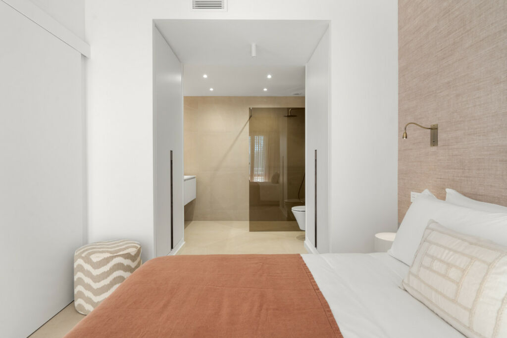 Middle Floor Apartment Nueva Andalucía Málaga - image 12