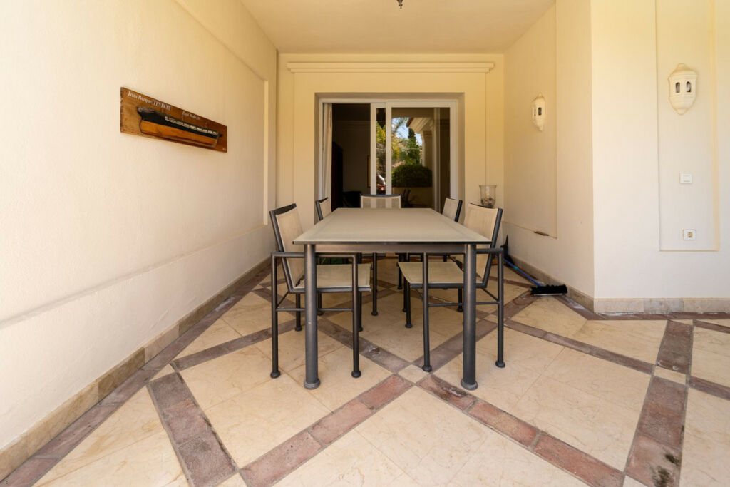 Middle Floor Apartment Nueva Andalucía Málaga - image 12