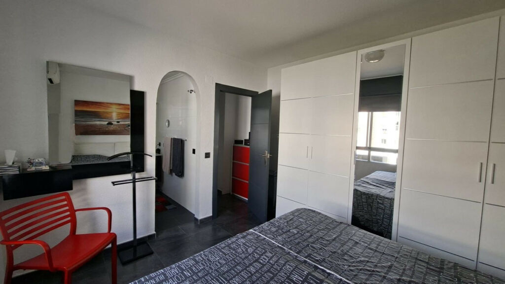 Middle Floor Apartment Torrevieja Alicante - image 12