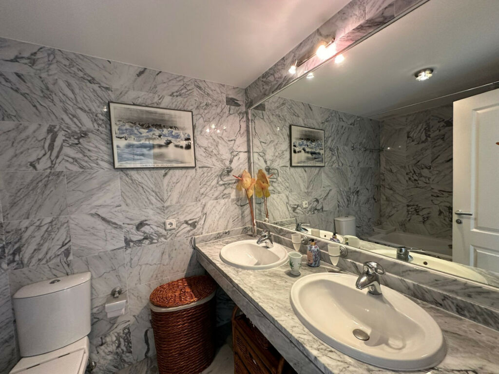Penthouse Duplex Bahía de Marbella Málaga - image 12