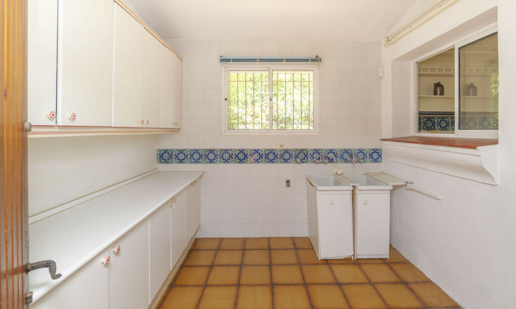 Detached Villa Marbella Málaga - image 12