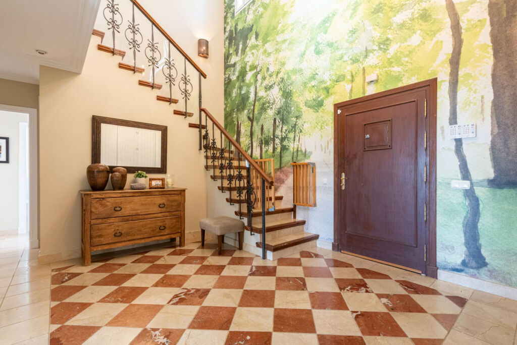 Detached Villa Nueva Andalucía Málaga - image 13