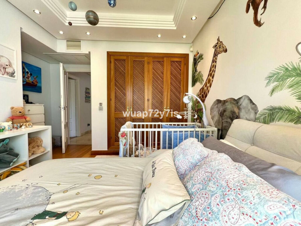 Townhouse Estepona Málaga - image 13