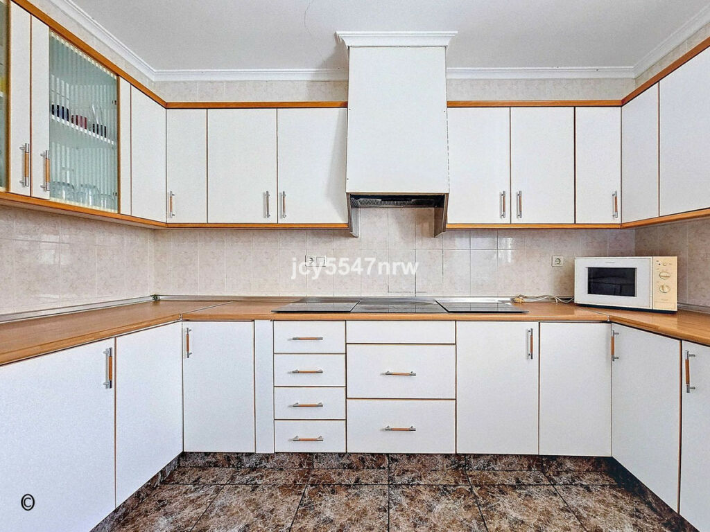 Townhouse Pinoso Alicante - image 13