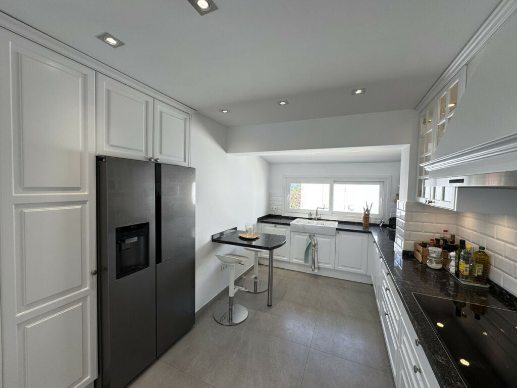 Detached Villa Riviera del Sol Málaga - image 13