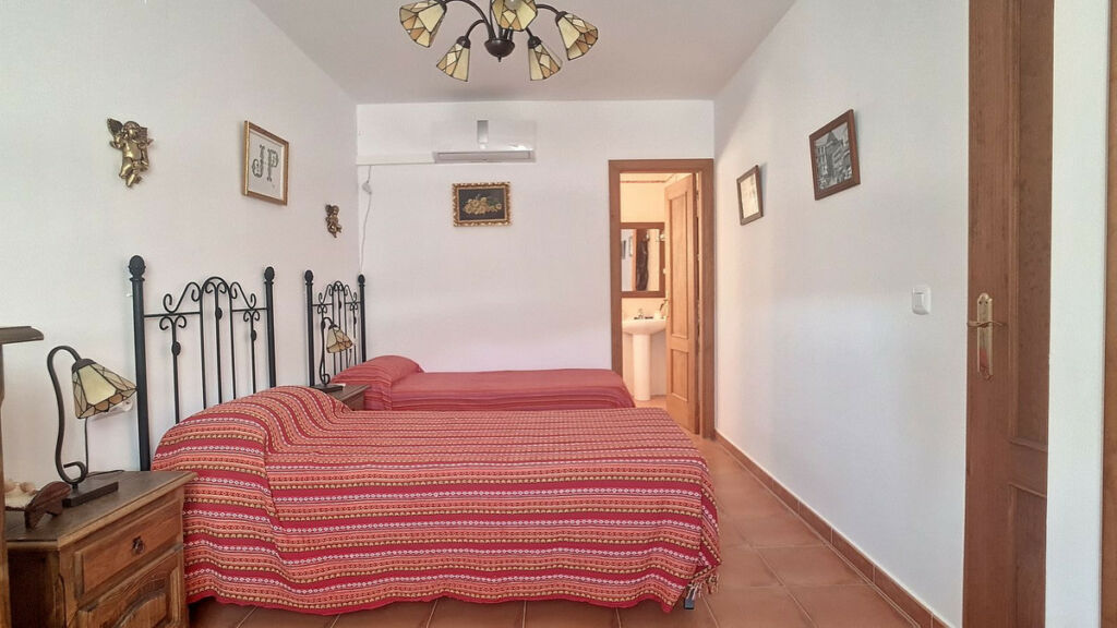 Detached Villa Corumbela Málaga - image 13