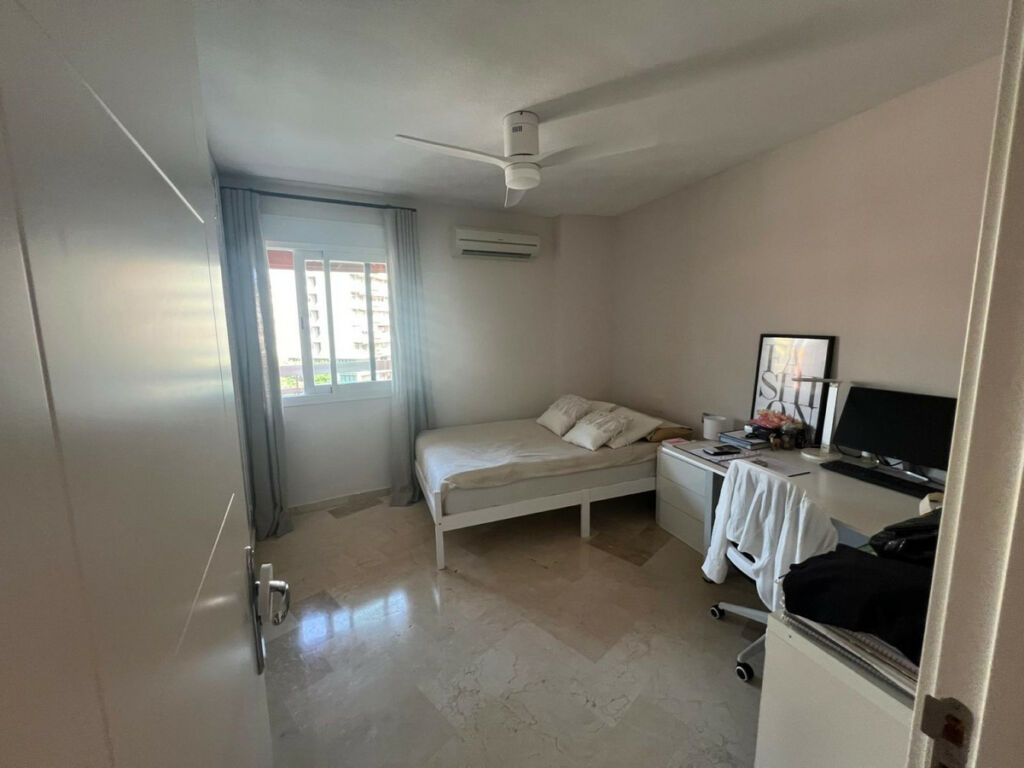 Middle Floor Apartment Marbella Málaga - image 13