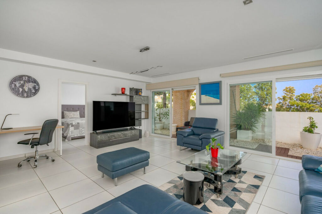 Detached Villa Benalmadena Málaga - image 2