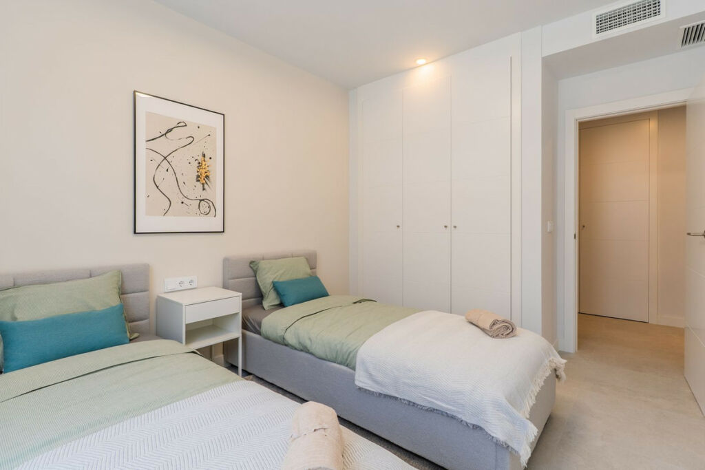 Middle Floor Apartment Estepona Málaga - image 14