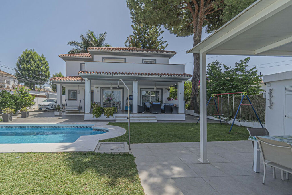 Detached Villa San Pedro de Alcántara Málaga - image 13