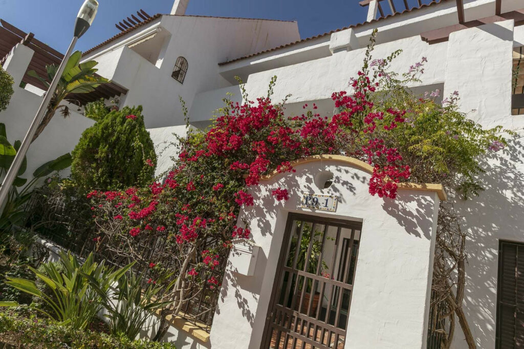 Top Floor Apartment Nueva Andalucía Málaga - image 13