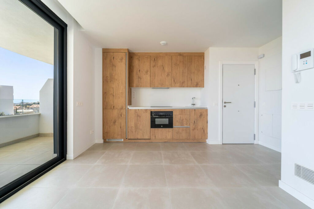 Middle Floor Apartment Fuengirola Málaga - image 13