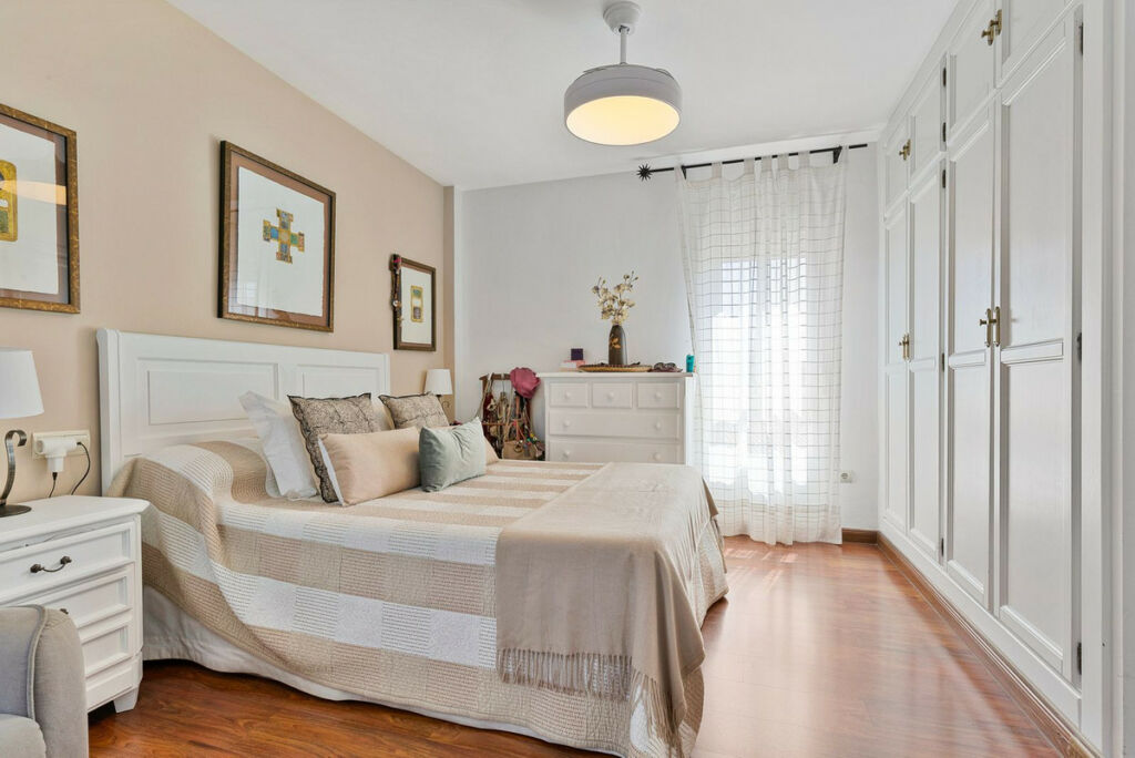 Middle Floor Apartment Fuengirola Málaga - image 13
