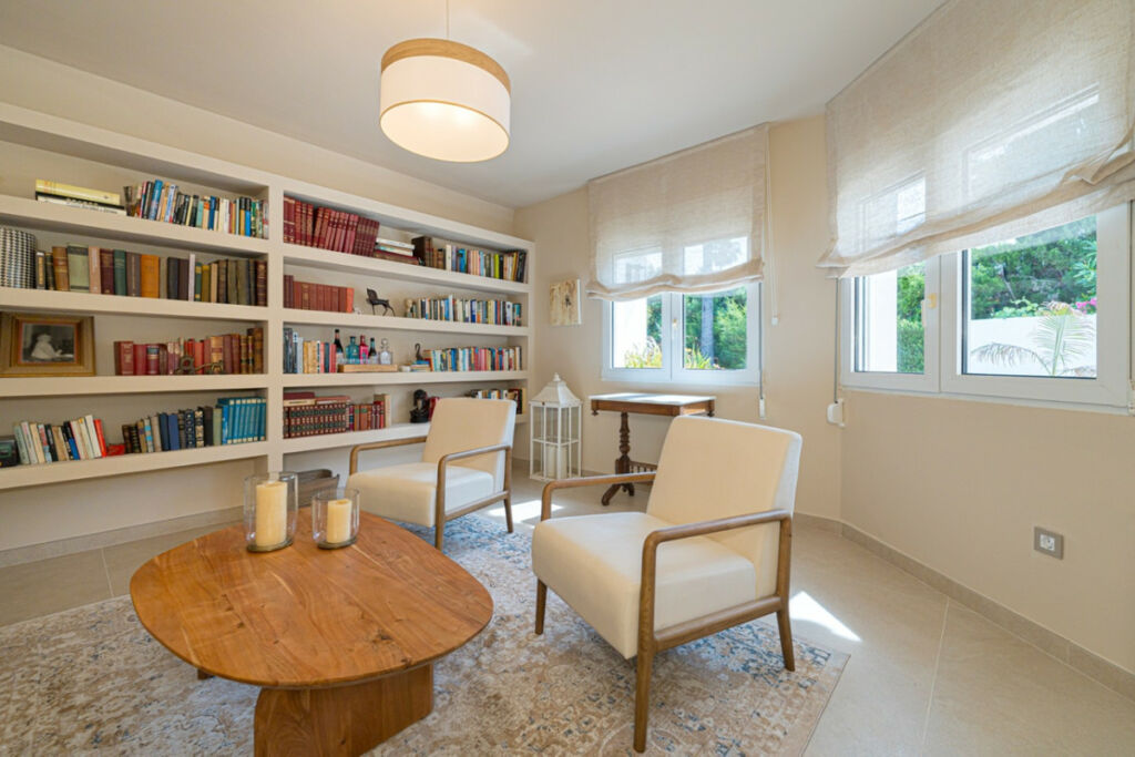 Detached Villa Denia Alicante - image 13