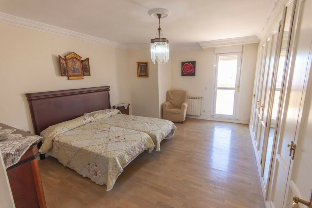 Top Floor Apartment Estepona Málaga - image 13