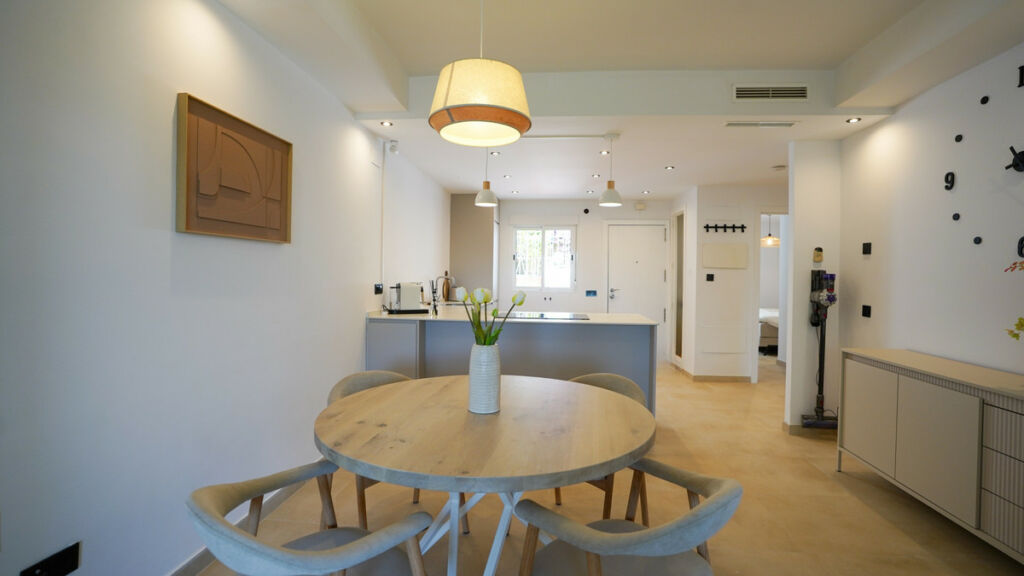 Middle Floor Apartment Nueva Andalucía Málaga - image 13