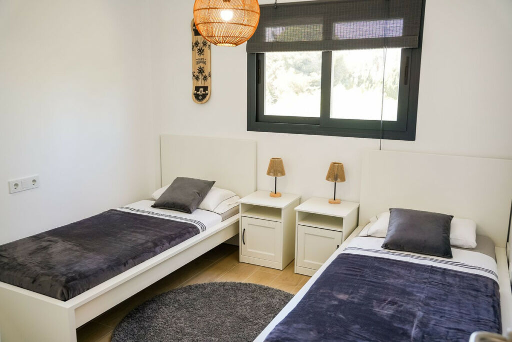 Middle Floor Apartment Estepona Málaga - image 13