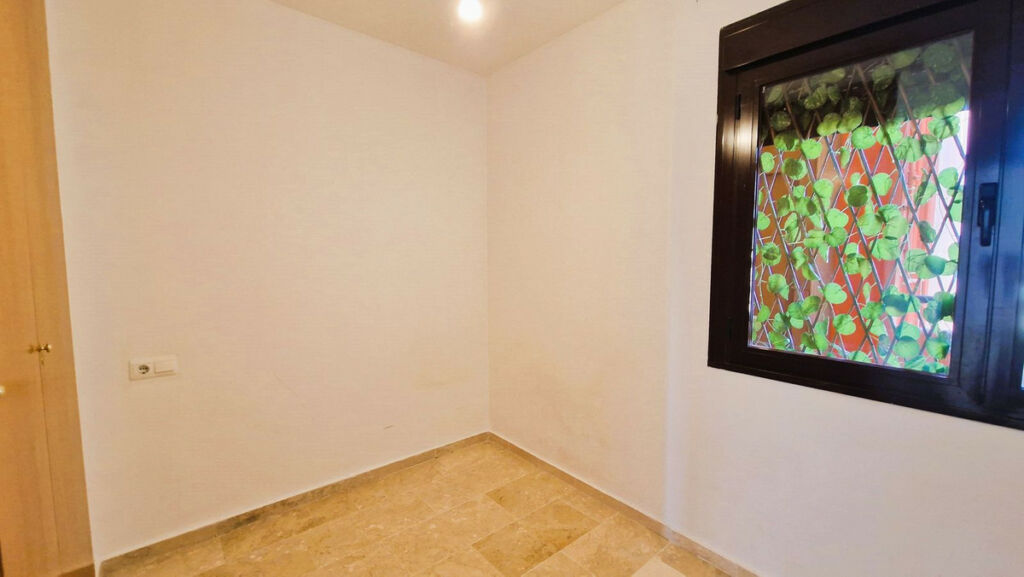 Top Floor Apartment Estepona Málaga - image 13
