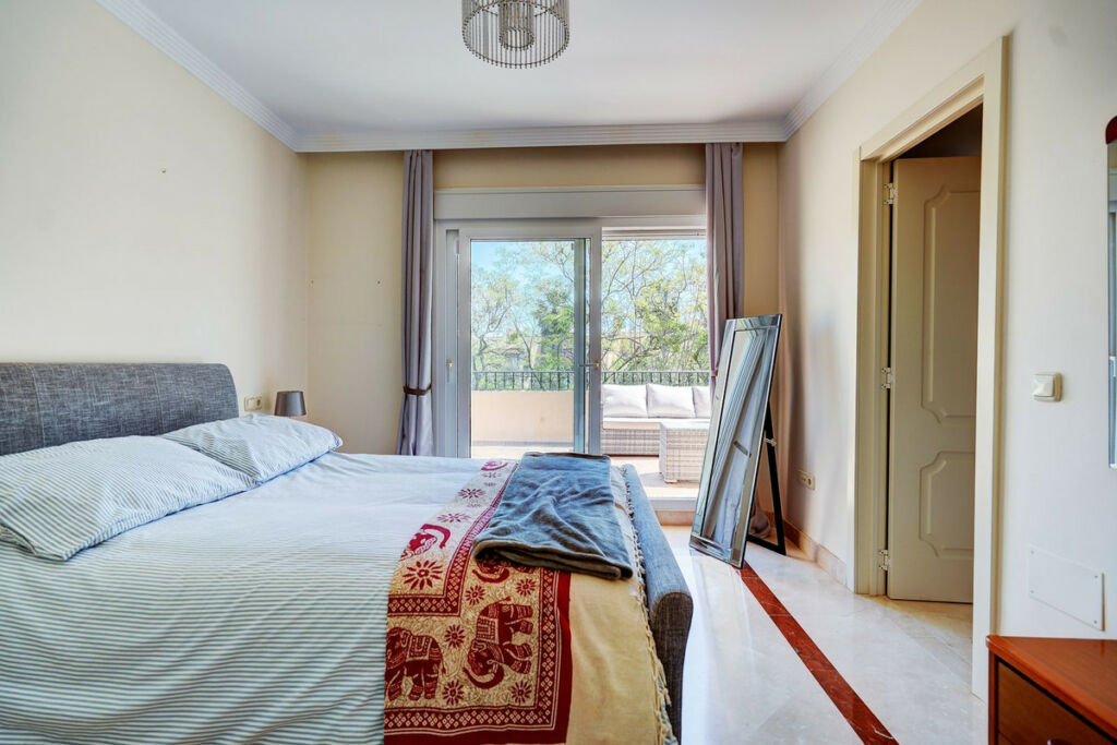 Semi-Detached House Riviera del Sol Málaga - image 13