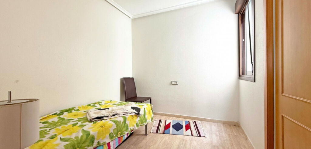 Middle Floor Apartment Torrevieja Alicante - image 13