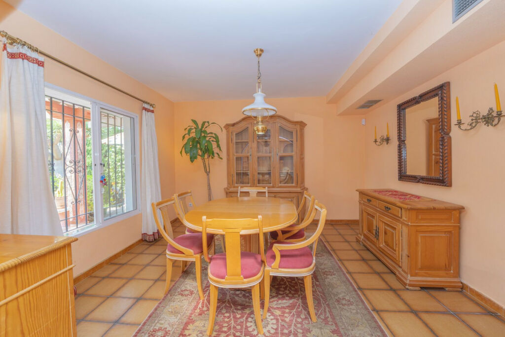 Detached Villa Marbella Málaga - image 13