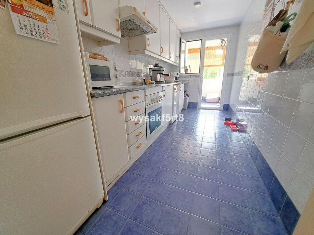Middle Floor Apartment Casares Playa Málaga - image 12