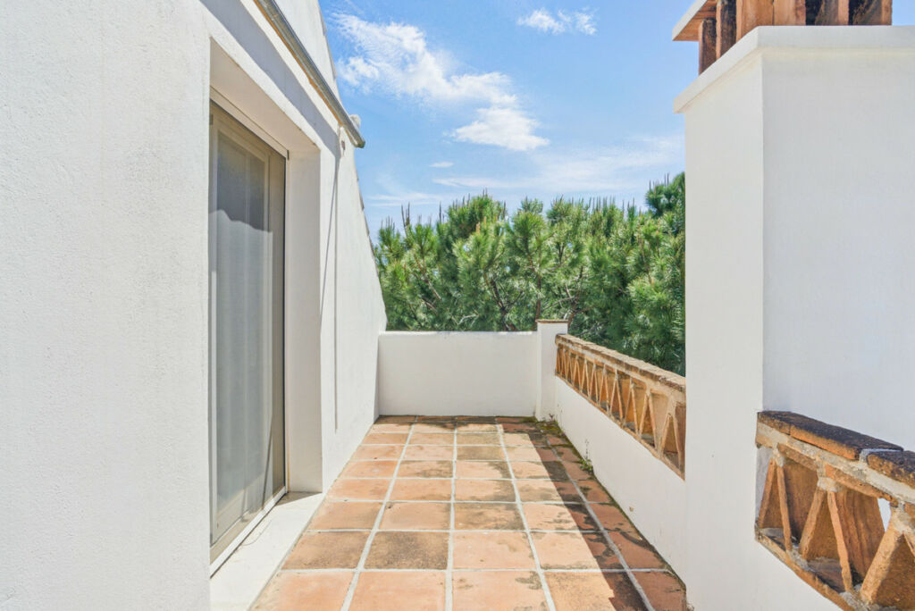 Penthouse Duplex Nueva Andalucía Málaga - image 13