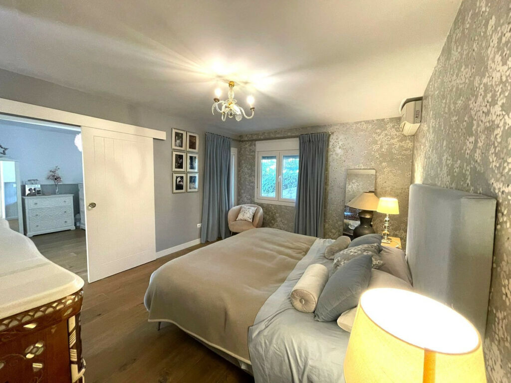 Detached Villa Estepona Málaga - image 13